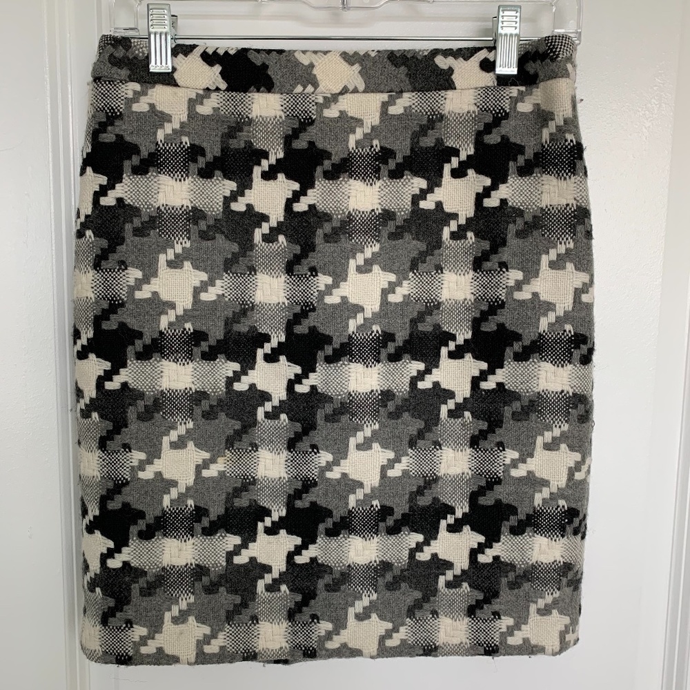 LOFT Houndstooth Skirt